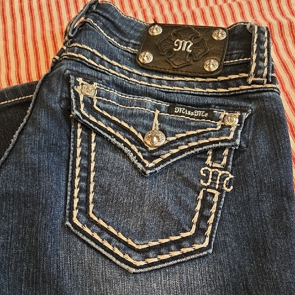 Miss Me Dark Blue Jeans with White Stitching Size 27 Excellent Condition